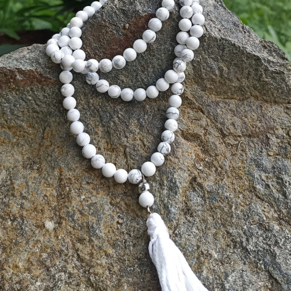 Japa Mala de 108 cuentas de piedra natural Howlita