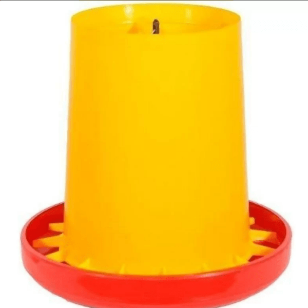 Comederos para gallinas y pollos