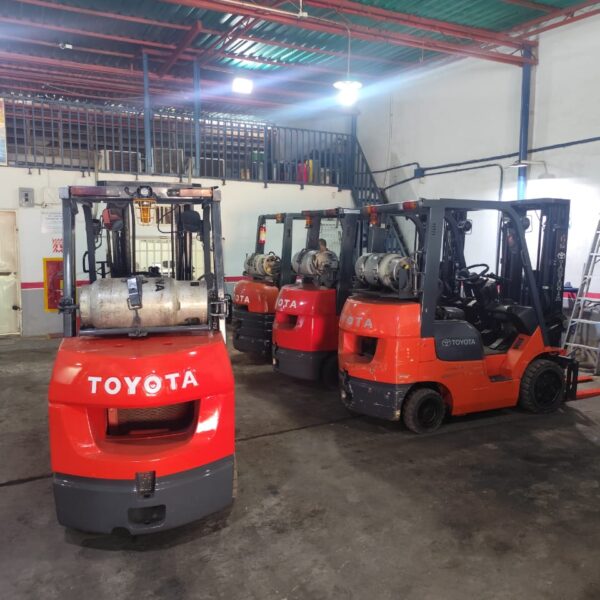 MONTACARGAS TOYOTA