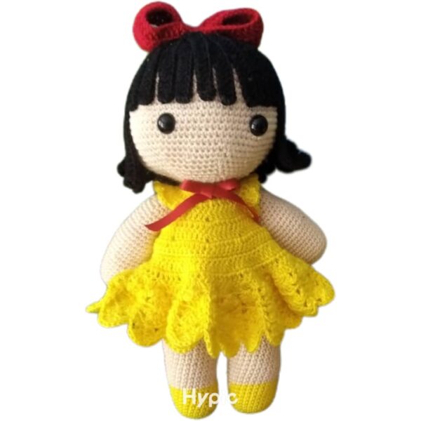 Muñeca tejida crochet