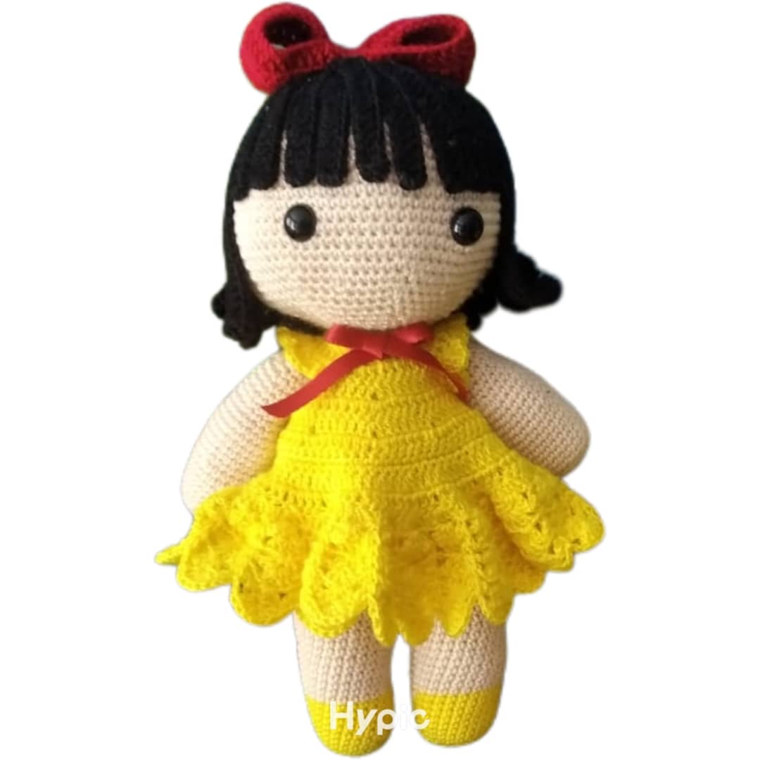 Muñeca tejida crochet