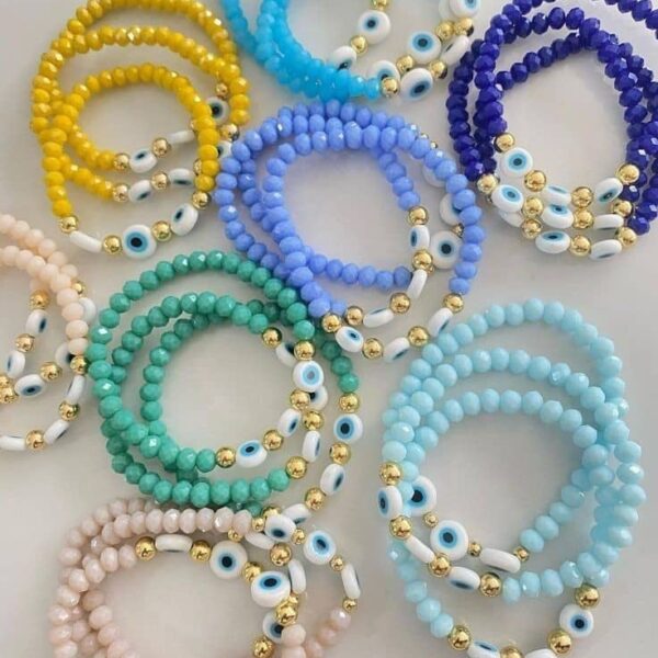 Cristal checo y ojos turcos