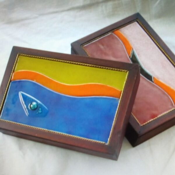 Cofre rectangular mediano, arte libre